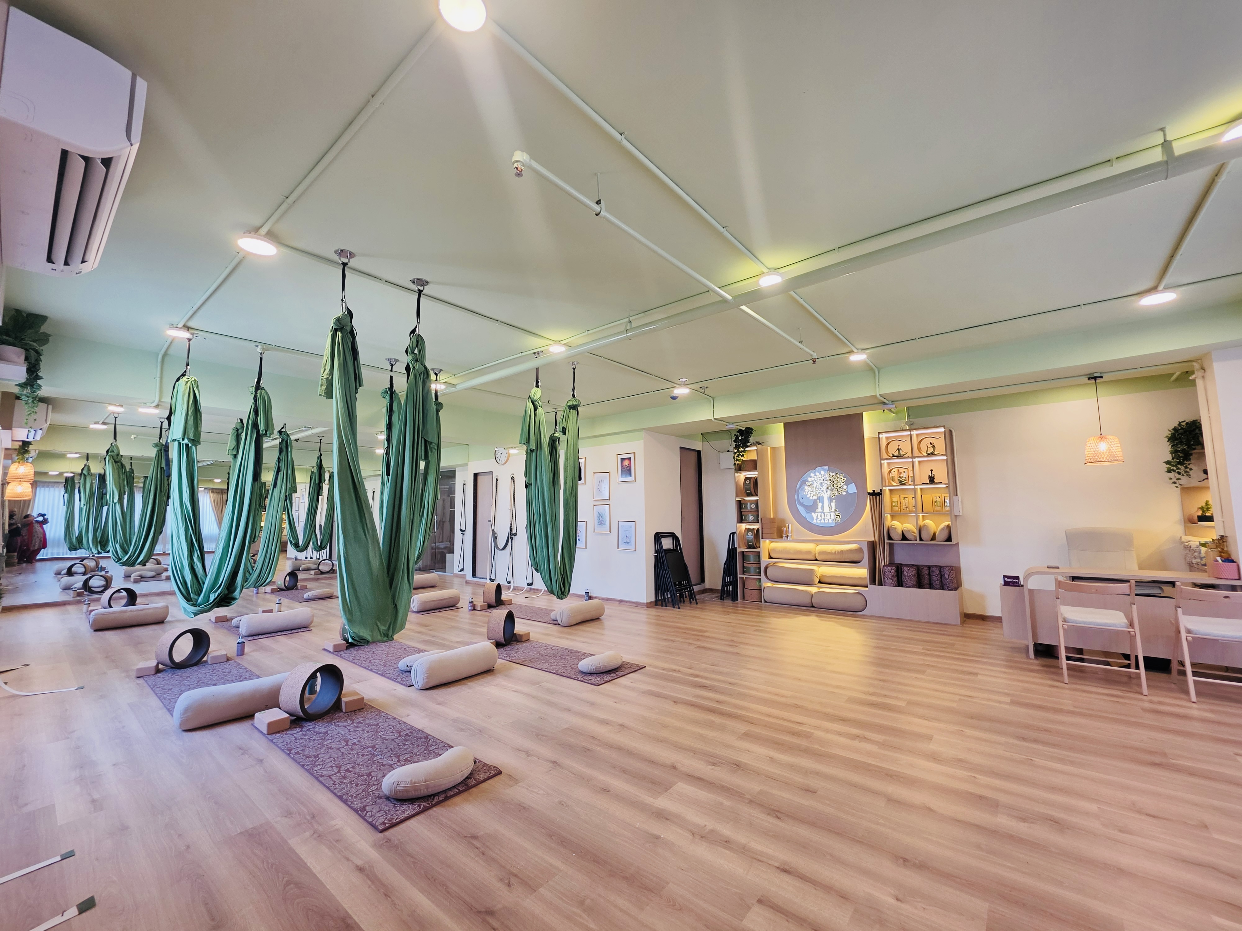 Yogis Academy